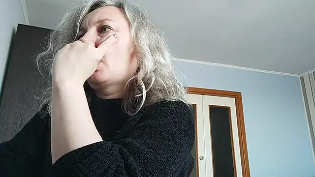 EdithManning online show from April 2026 06:28:01 AM