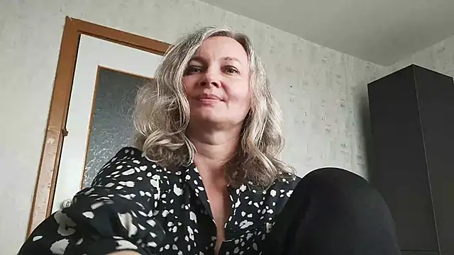 EdithManning online show from May 2026 01:49:02 PM