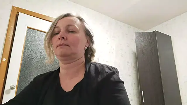 EdithManning online show from May 2026 06:05:01 PM