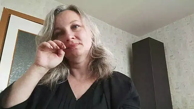 EdithManning online show from May 2026 05:27:02 AM