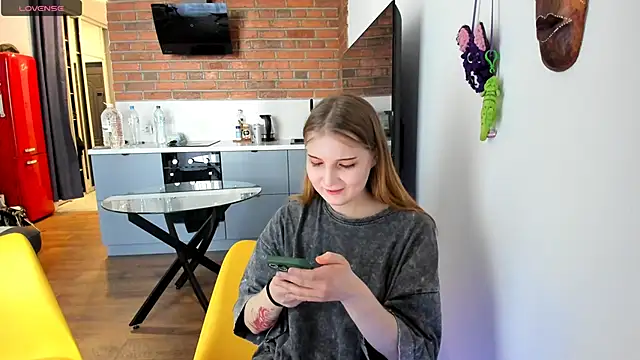 Snapshot of princessaalicc chatting on February 2025 12:22:02 PM princessaalicc online show from February 2025 12:22:02 PM
