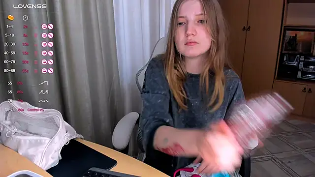 Snapshot of princessaalicc chatting on October 2025 07:40:02 AM princessaalicc online show from October 2025 07:40:02 AM