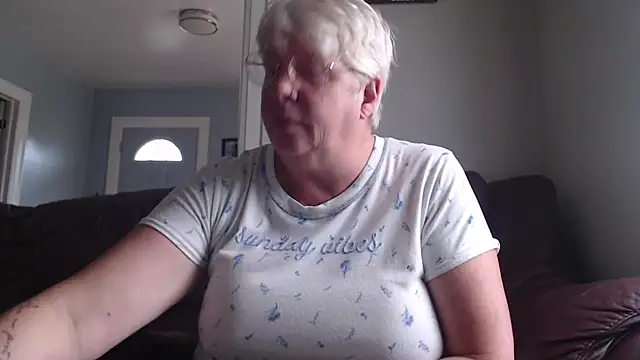 Snapshot of canadiancougar1965 chatting on October 2025 02:19:01 PM canadiancougar1965 online show from October 2025 02:19:01 PM