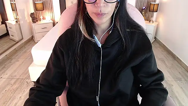 Snapshot of Sam_mansson66 chatting on February 2025 12:14:02 PM Sam mansson66 online show from February 2025 12:14:02 PM