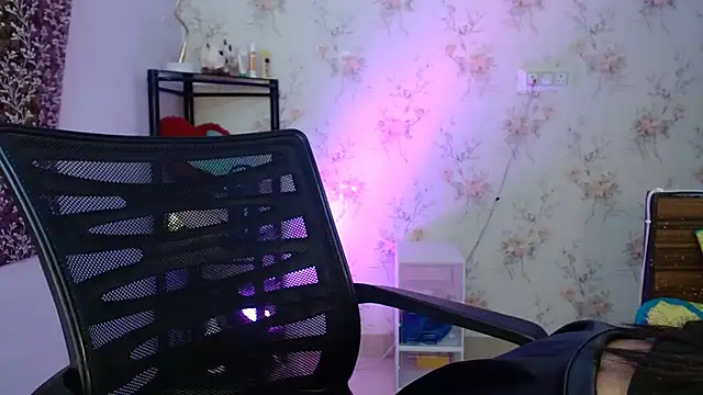 Snappy girl online show from March 2026 11:21:01 AM