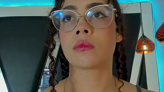 antonelllepiercee online show from January 2025 11:32:02 AM