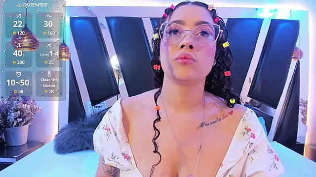 antonelllepiercee online show from September 2025 11:25:01 AM