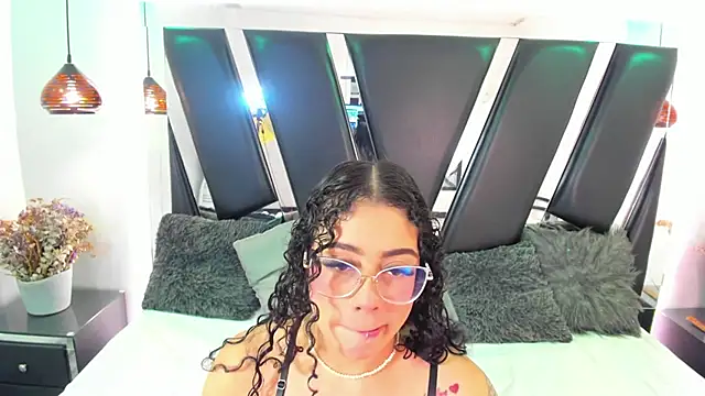 antonelllepiercee online show from November 2025 11:32:02 AM