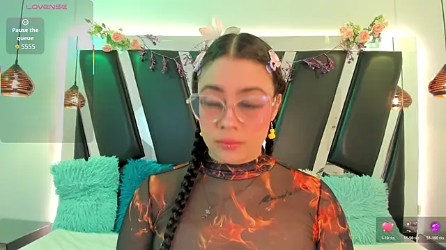 antonelllepiercee online show from April 2026 11:37:01 AM