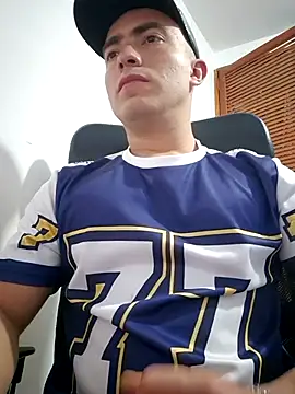 dragon1006 online show from April 2026 10:43:01 PM