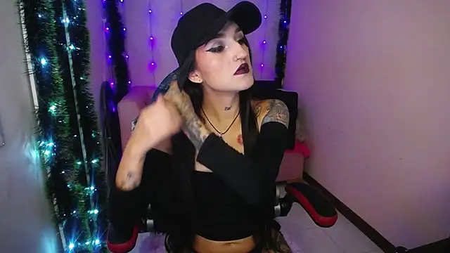amelierouss online show from December 2024 03:48:02 PM