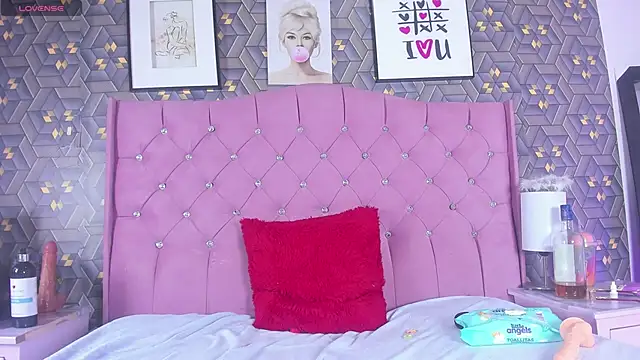 Snapshot of Samantha_Collen chatting on March 2025 06:46:01 AM Samantha Collen online show from March 2025 06:46:01 AM