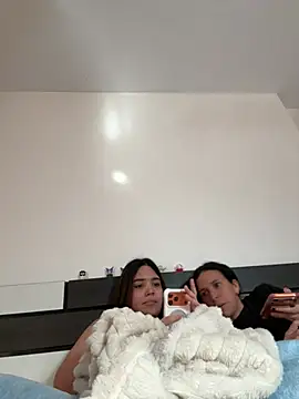 daniniescobarr online show from April 2026 04:51:02 PM