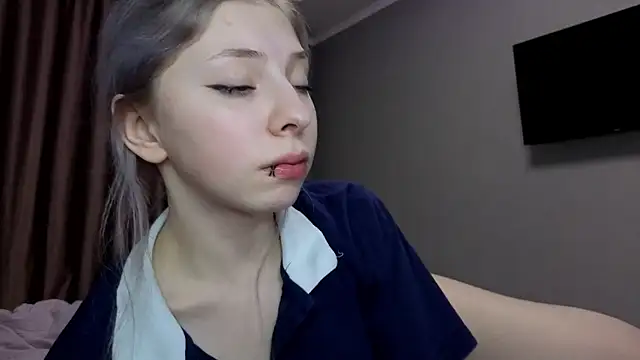 Snapshot of RinnMariko chatting on February 2025 01:52:02 AM RinnMariko online show from February 2025 01:52:02 AM