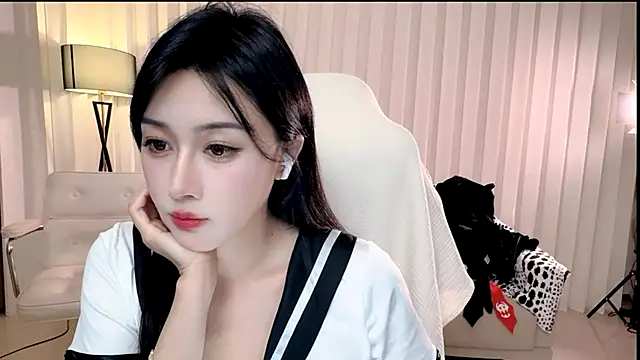 K-moumou online show from November 2025 03:11:01 PM