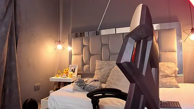 AliceSteel12 online show from December 2024 03:43:01 PM