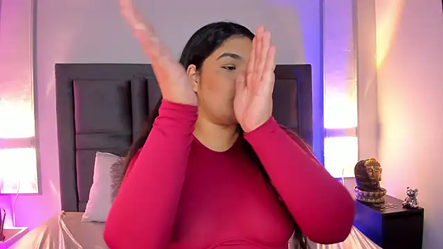 Snapshot of EmmaBecket2 chatting on October 2025 01:17:02 PM EmmaBecket2 online show from October 2025 01:17:02 PM