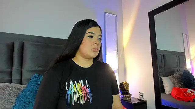 Snapshot of EmmaBecket2 chatting on October 2025 01:08:02 PM EmmaBecket2 online show from October 2025 01:08:02 PM