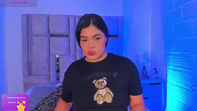 Snapshot of EmmaBecket2 chatting on October 2025 12:03:02 PM EmmaBecket2 online show from October 2025 12:03:02 PM