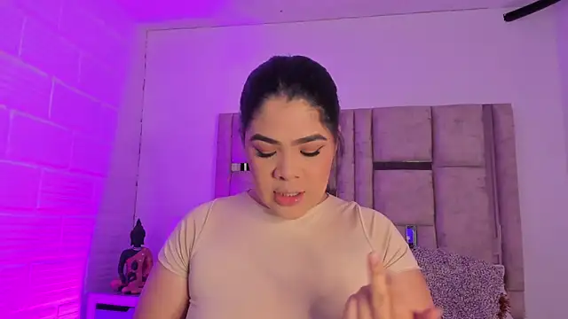 Snapshot of EmmaBecket2 chatting on November 2025 04:34:02 AM EmmaBecket2 online show from November 2025 04:34:02 AM