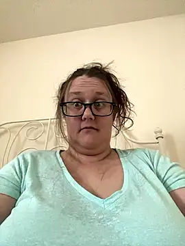 Snapshot of Foxy_Evie40XO chatting on December 2024 02:08:02 PM Foxy Evie40XO online show from December 2024 02:08:02 PM