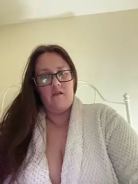 Snapshot of Foxy_Evie40XO chatting on December 2024 06:04:02 PM Foxy Evie40XO online show from December 2024 06:04:02 PM