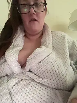 Snapshot of Foxy_Evie40XO chatting on December 2024 03:46:01 PM Foxy Evie40XO online show from December 2024 03:46:01 PM