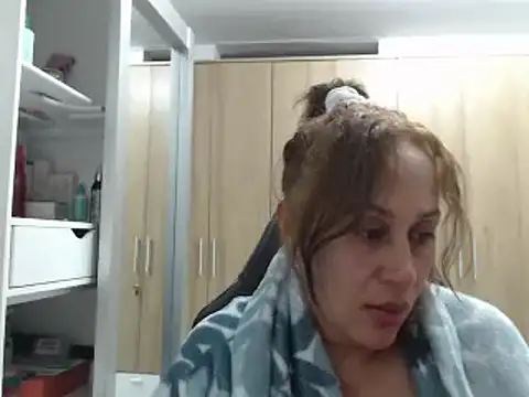 Snapshot of RoxanaLove9 chatting on December 2024 02:15:01 AM RoxanaLove9 online show from December 2024 02:15:01 AM
