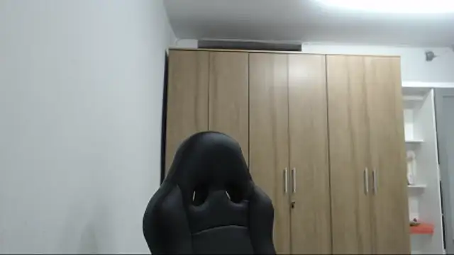 RoxanaLove9 online show from March 2026 03:00:01 AM