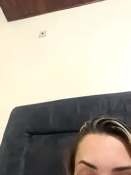 hotskinny1 online show from December 2024 12:30:01 AM