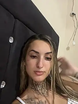 hotskinny1 online show from February 2025 11:36:02 PM