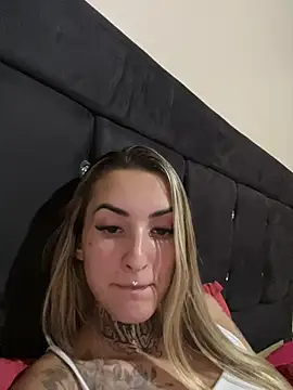 hotskinny1 online show from February 2025 01:00:02 AM