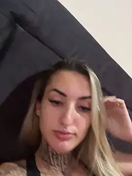 hotskinny1 online show from March 2025 04:57:02 PM