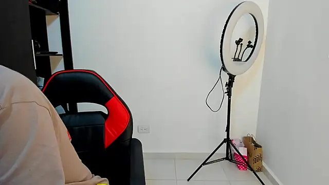 Snapshot of Camilo_Marin chatting on December 2024 03:48:02 AM Camilo Marin online show from December 2024 03:48:02 AM