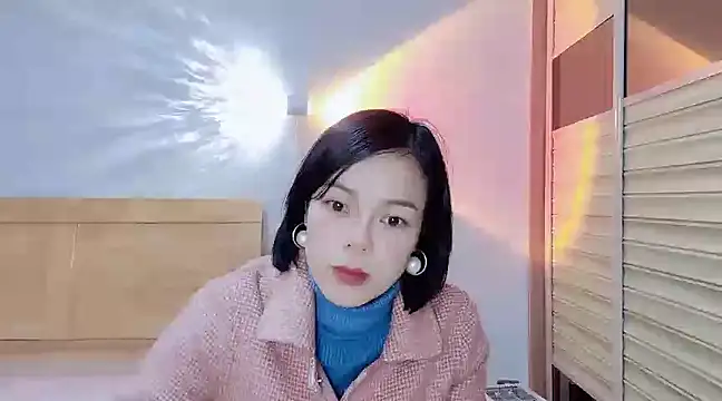 Linda-LL online show from December 2024 02:33:02 PM