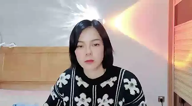 Linda-LL online show from December 2024 01:02:01 PM