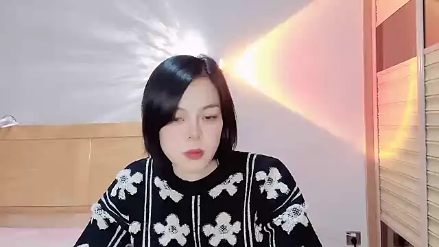 Linda-LL online show from December 2024 01:18:02 PM