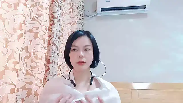Linda-LL online show from December 2024 07:06:02 AM