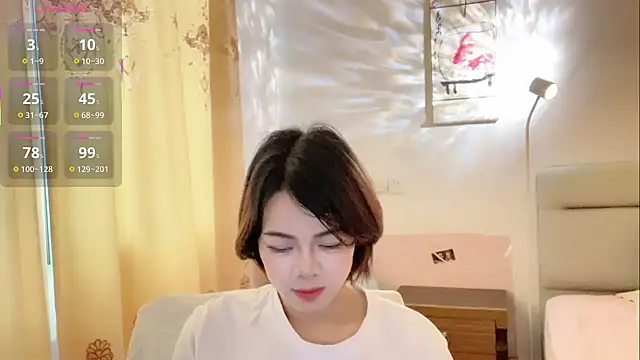 Snapshot of Linda-LL chatting on February 2026 02:33:01 AM Linda-LL online show from February 2026 02:33:01 AM