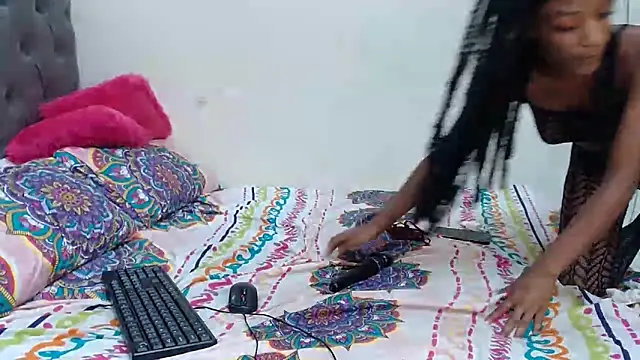 SHANTYBABE online show from December 2024 01:18:01 AM