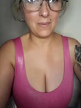 Snapshot of DesireSatler chatting on December 2024 01:58:01 AM DesireSatler online show from December 2024 01:58:01 AM