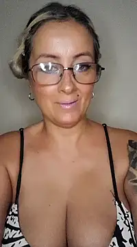 Snapshot of DesireSatler chatting on February 2025 11:53:02 PM DesireSatler online show from February 2025 11:53:02 PM