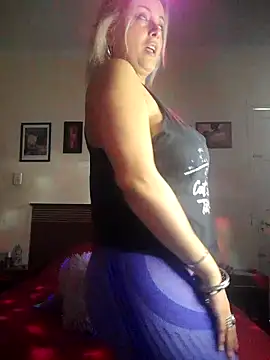 Snapshot of DesireSatler chatting on September 2025 09:36:01 PM DesireSatler online show from September 2025 09:36:01 PM