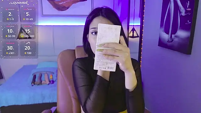 AlessiaVal  online show from January 2025 12:37:01 PM