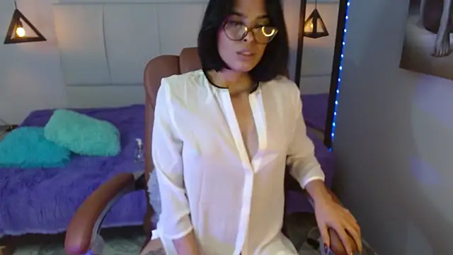 AlessiaVal  online show from February 2025 03:46:01 PM