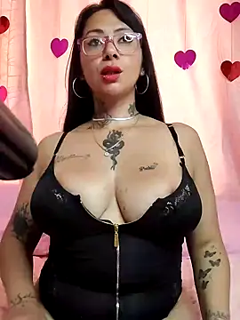 Snapshot of Saloome- chatting on February 2025 04:47:02 PM Saloome- online show from February 2025 04:47:02 PM