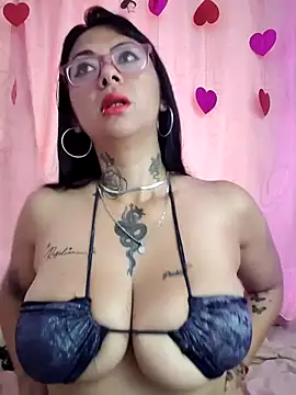 Snapshot of Saloome- chatting on February 2025 01:52:02 PM Saloome- online show from February 2025 01:52:02 PM