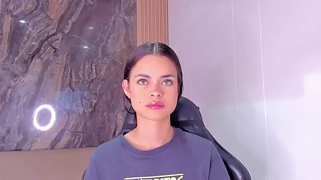 HannaRhodes online show from September 2025 01:14:02 PM