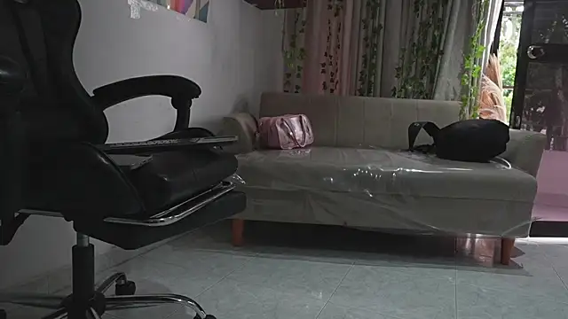 HannaRhodes online show from February 2026 01:37:02 PM