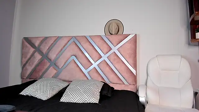  kylie  smith  online show from January 2025 08:16:01 PM
